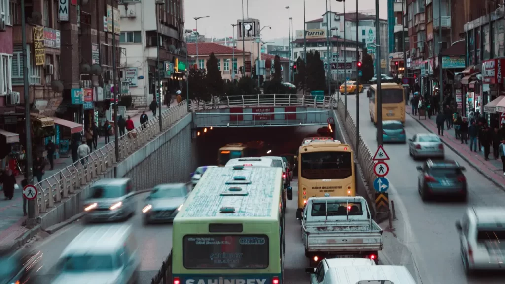 Nos últimos anos, os brasileiros vêm enfrentando desafios constantes para equilibrar o orçamento. Com a alta dos preços, cortar despesas virou prioridade. 